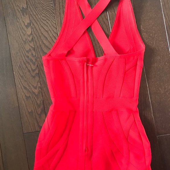 House of CB London “CICI” Deep V Bandage Dress - Picture 6 of 6